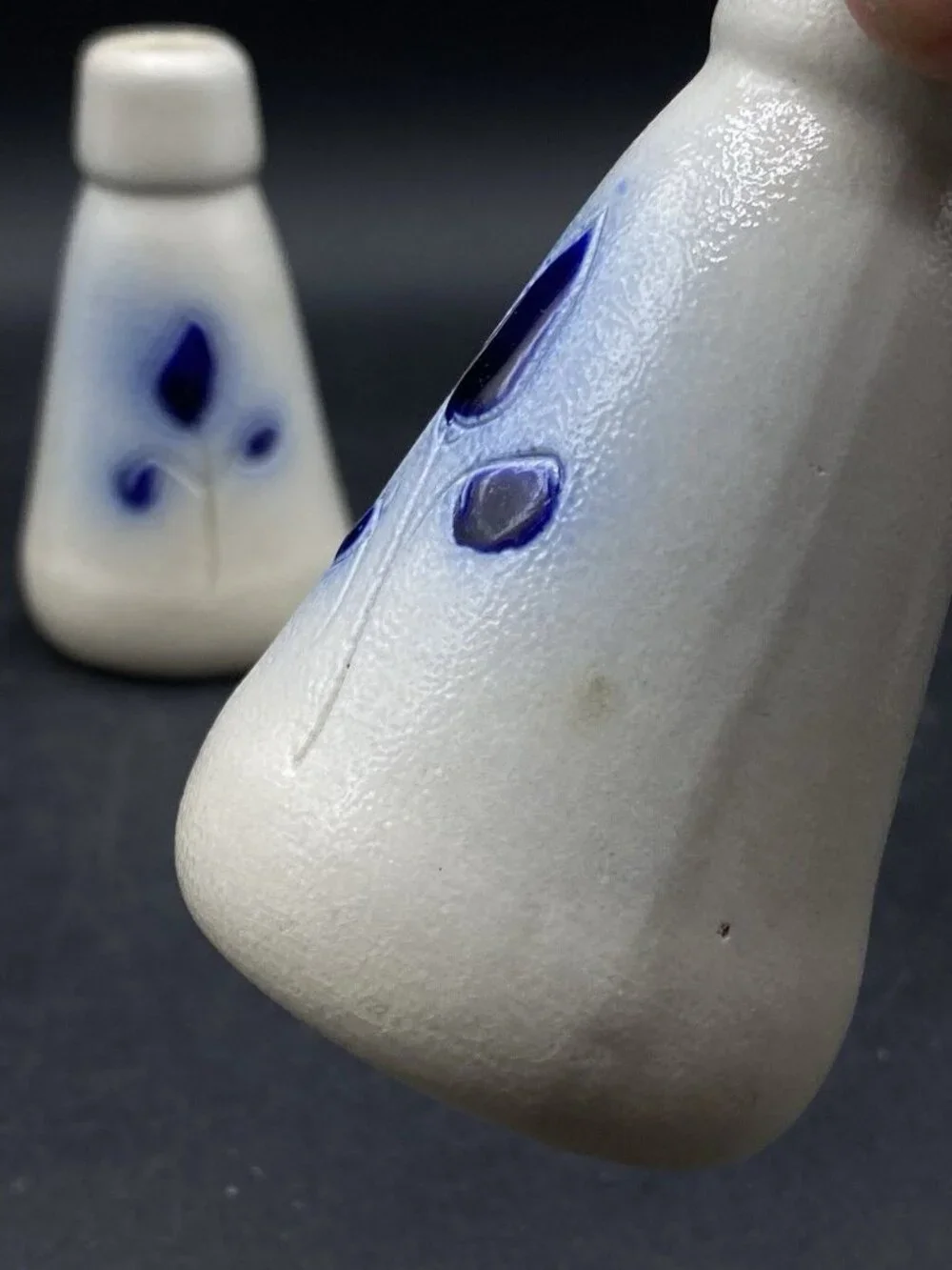 Williamsburg Pottery USA Salt Glaze Bud 3.5” Vases Blue Leaves LOT 2